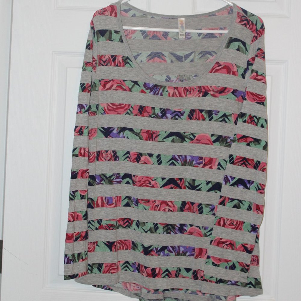 LuLaRoe Lynnae Long Sleeved Shirt